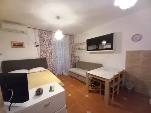 Stan na dan, garsonjera, 30m2, Rozino, Budva Stan na dan, garsonjera, 30m2, Rozino, Budva