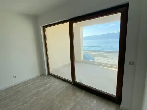 Prodaja, stan, 97m², Tivat, Crna Gora - image 3