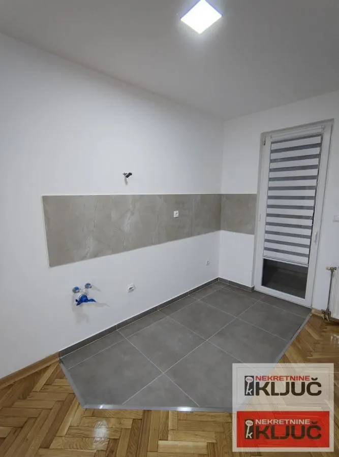 Prodaja, dvosoban stan, 40m², Grbavica, Novi Sad Sve Podlokacije