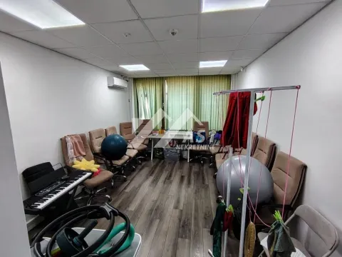 Izdavanje, poslovni prostor, 132m², Bulevar Oslobodjenja, Novi Sad Sve Podlokacije - image 12