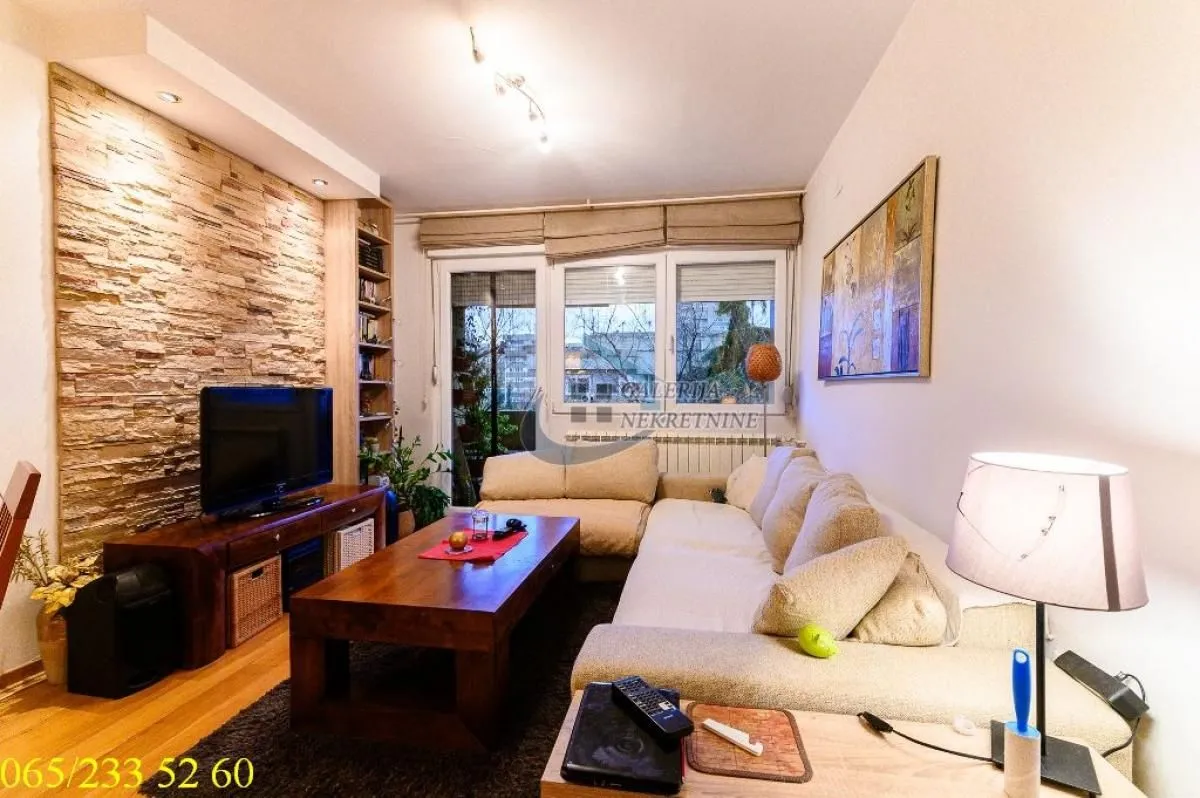 Prodaja, trosoban stan, 62m², Zemun Sve Podlokacije, Beograd