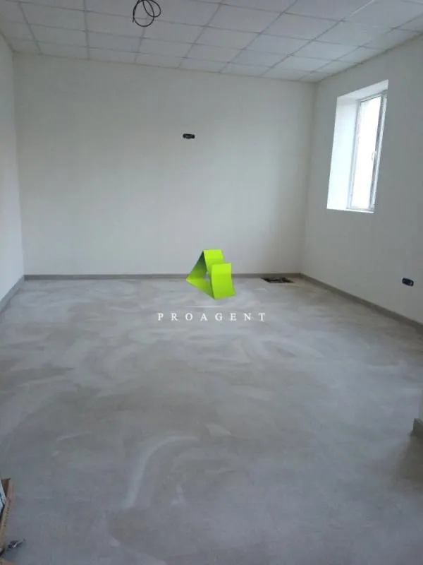 Rent, office space, 225m², Medijana, Niš