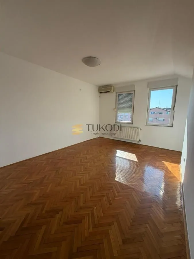 Sale, four bedroom apartment, 120m², Stari grad, Novi Sad