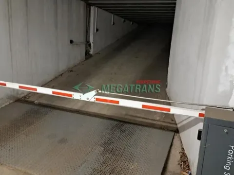 Izdavanje, četvorosoban stan, 100m², Centar, Novi Sad - image 18