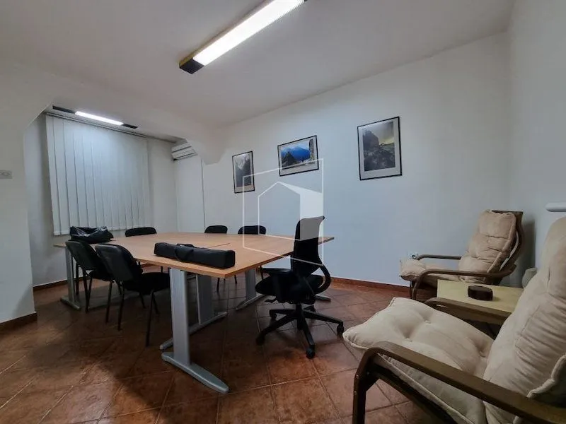 Izdavanje, poslovni prostor, 50m², Centar, Podgorica