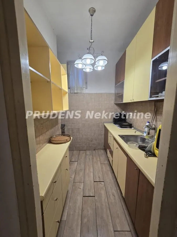 Prodaja, dvosoban stan, 65m², Stari Grad, Beograd