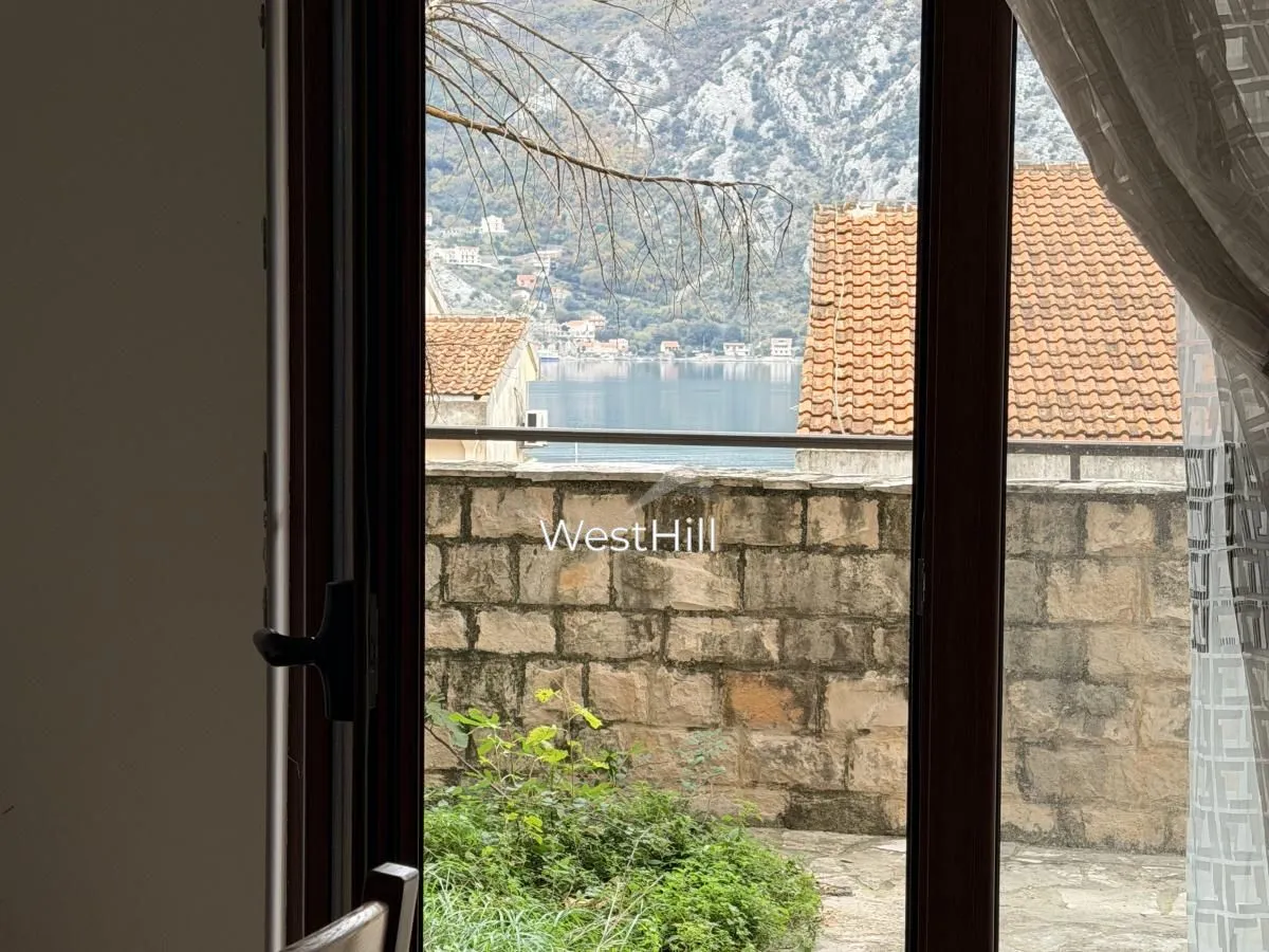 Prodaja, dvosoban stan, 78m², Risan, Kotor