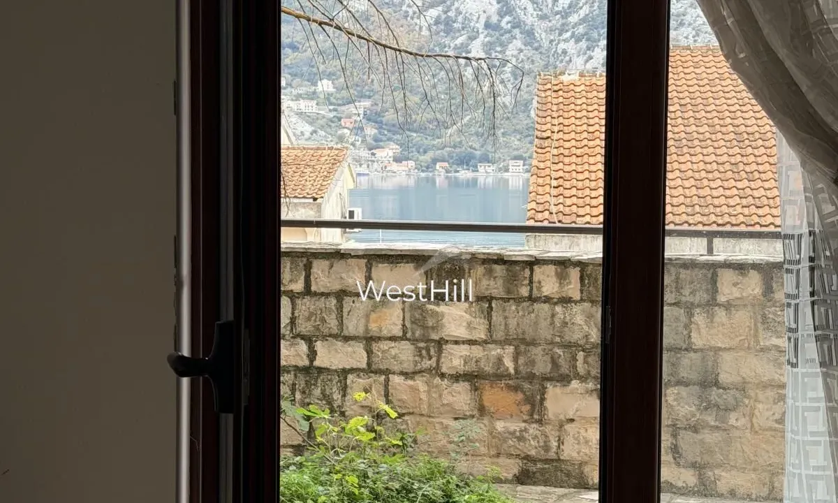 Prodaja, dvosoban stan, 78m², Risan, Kotor