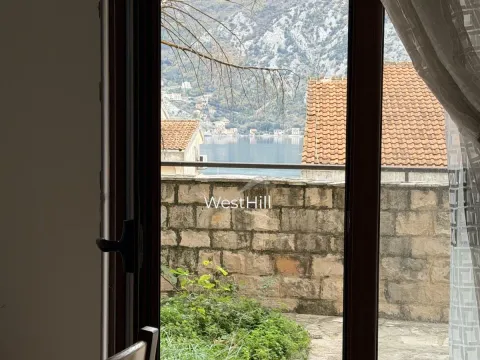 Prodaja, dvosoban stan, 78m², Risan, Kotor - image 1