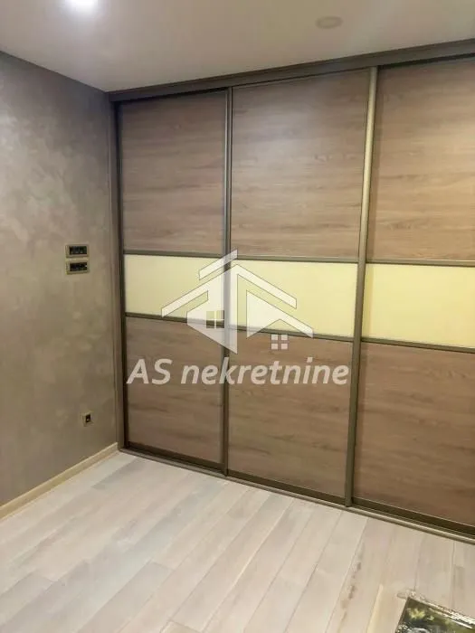 Izdavanje, stan, 160m², Filmski Grad, Beograd