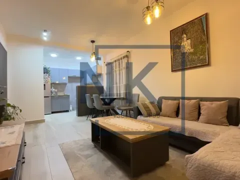 Prodaja, dvosoban stan, 62m², Stari Aerodrom, Podgorica - image 1