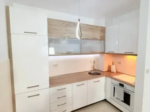 Izdavanje, jednosoban stan, 47m², City Kvart, Podgorica