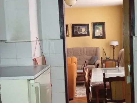 Izdavanje, dvosoban stan, 75m², Gintaš, Podgorica - image 11