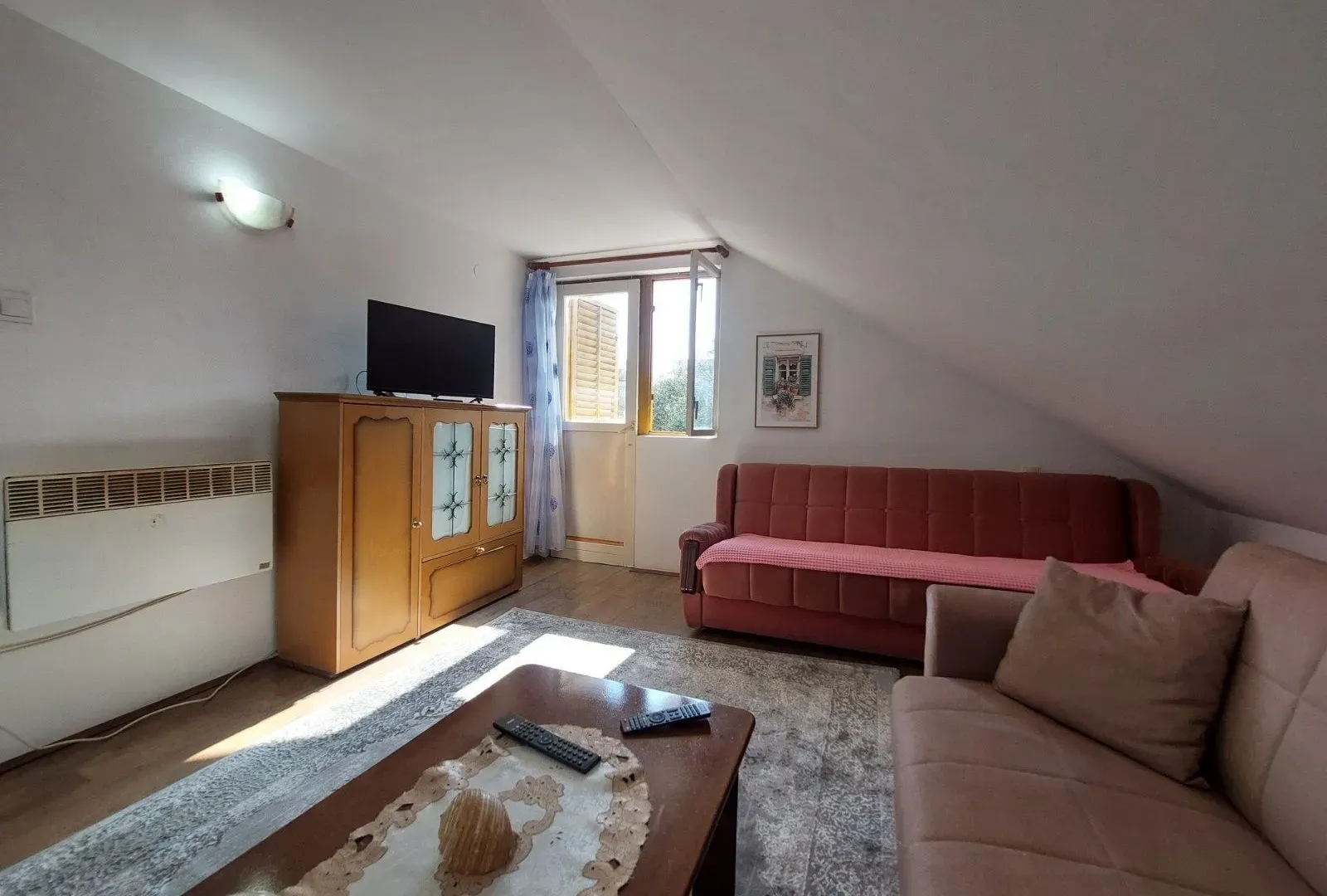 Rent, two bedroom apartment, 70m², Kalimanj, Tivat