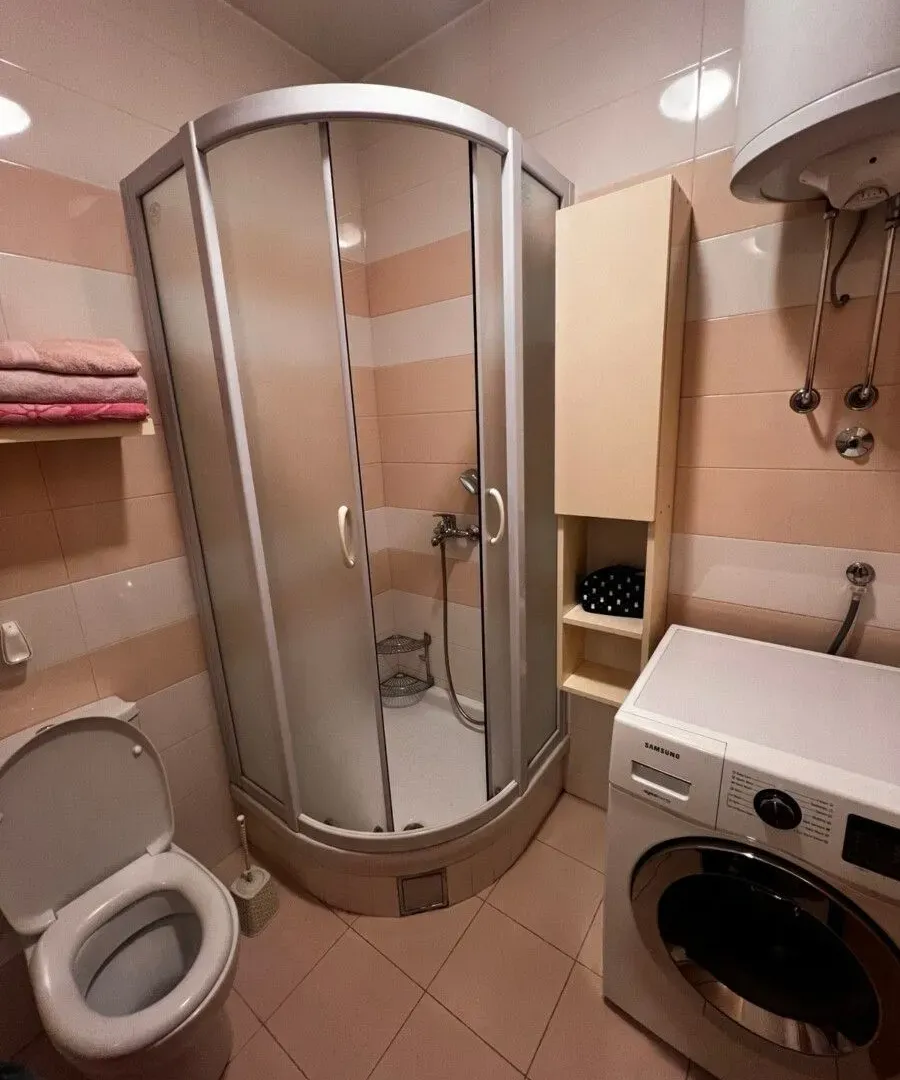 Izdavanje, jednosoban stan, 54m², Pobrežje, Podgorica
