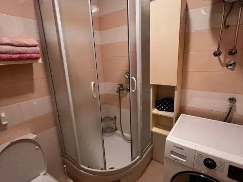 Izdavanje, jednosoban stan, 54m², Pobrežje, Podgorica - image 5