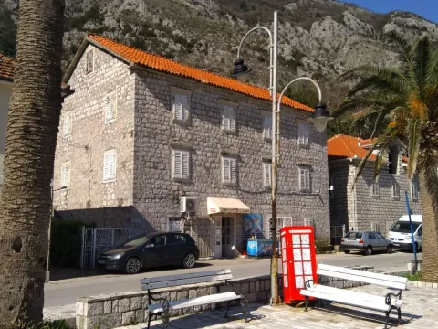 Prodaja, kuća, 340m², Muo, Kotor - image 20