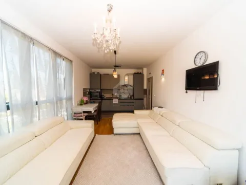 Izdavanje, dvosoban stan, 70m², Stari Aerodrom, Podgorica - image 3