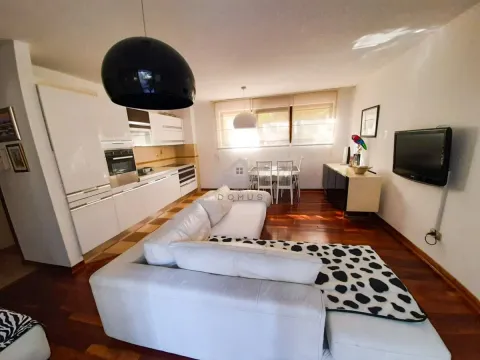 Rent, one bedroom apartment, 50m², Budva, Crna Gora - image 7