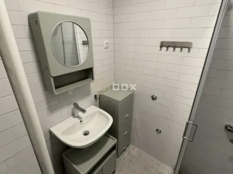 Izdavanje, trosoban stan, 68m², Medijana, Niš - image 16