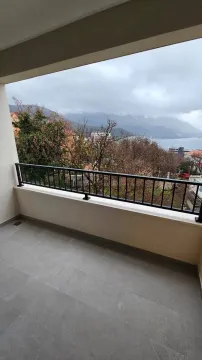 Rent, two bedroom apartment, 83m², Bečići, Budva - image 17
