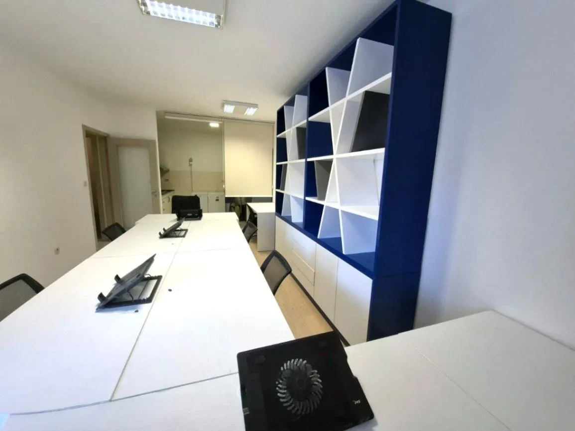 Izdavanje, poslovni prostor, 75m², City Kvart, Podgorica