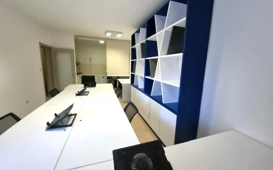 Izdavanje, poslovni prostor, 75m², City Kvart, Podgorica