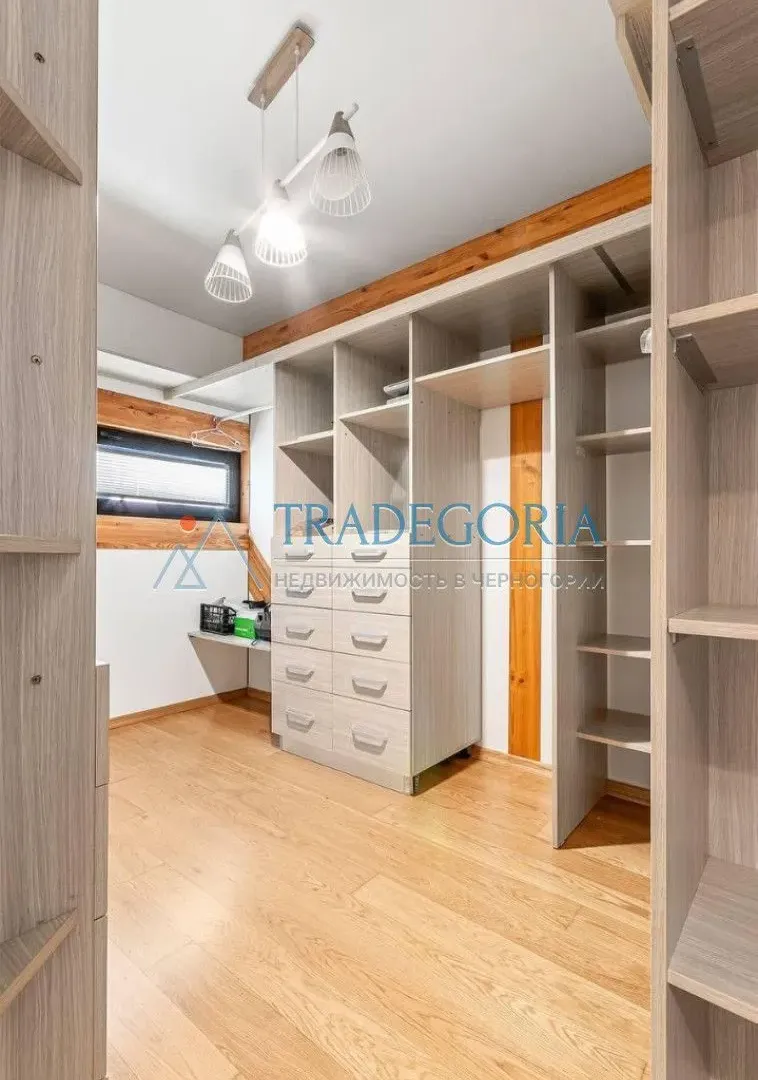 Prodaja, kuća, 220m², Tivat, Crna Gora