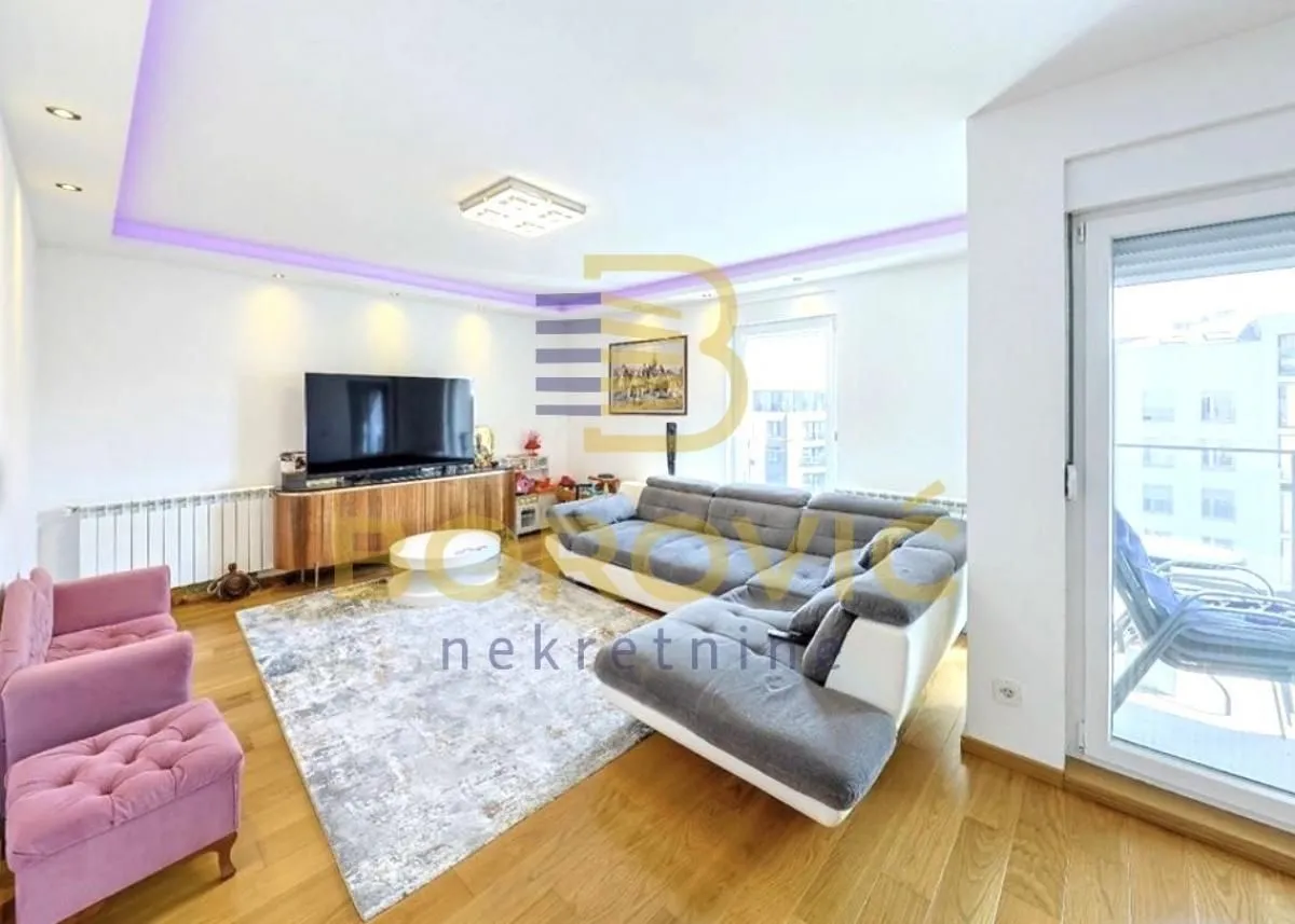 Prodaja, četvorosoban stan, 91m², Zemun Sve Podlokacije, Beograd