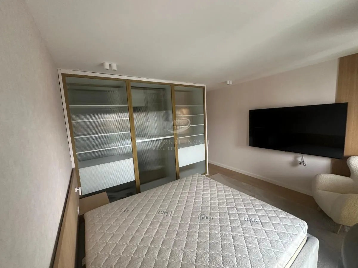 Izdavanje, četvorosoban stan, 130m², Južni Bulevar, Vračar Sve Podlokacije