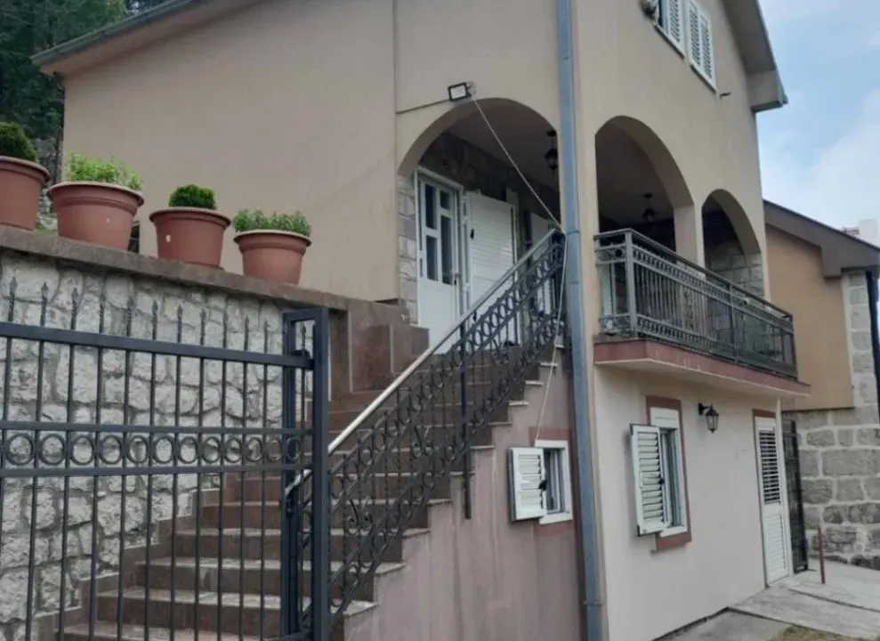 Sale, house, 110m², Njeguši, Cetinje