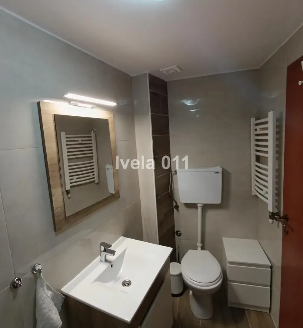 Prodaja, trosoban stan, 70m², Vojvode Vlahovica, Beograd