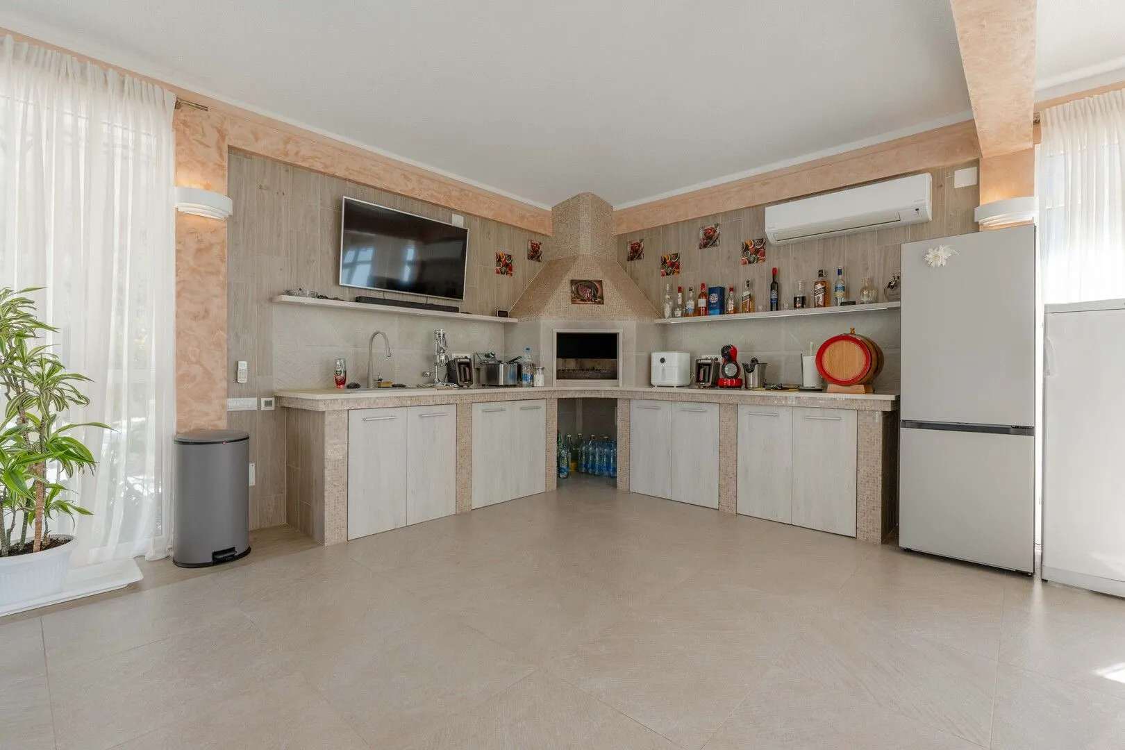 Sale, house, 410m², Blizikuće, Budva