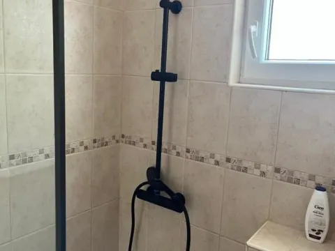 Izdavanje, garsonjera, 25m², Petrovac, Budva - image 13