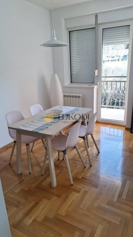 Rent, two bedroom apartment, 54m², Kalenić Pijaca, Vračar Sve Podlokacije