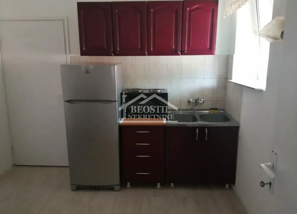 Izdavanje, trosoban stan, 65m², Zemun Novi Grad, Zemun Sve Podlokacije