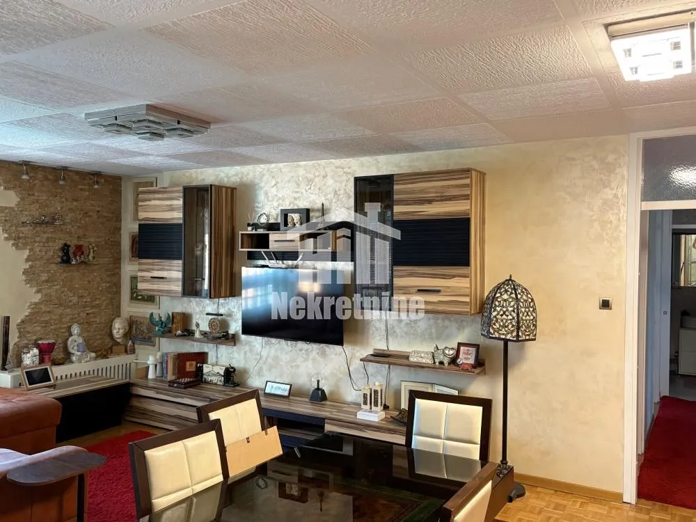 Prodaja, dvosoban stan, 62m², Galenika, Beograd