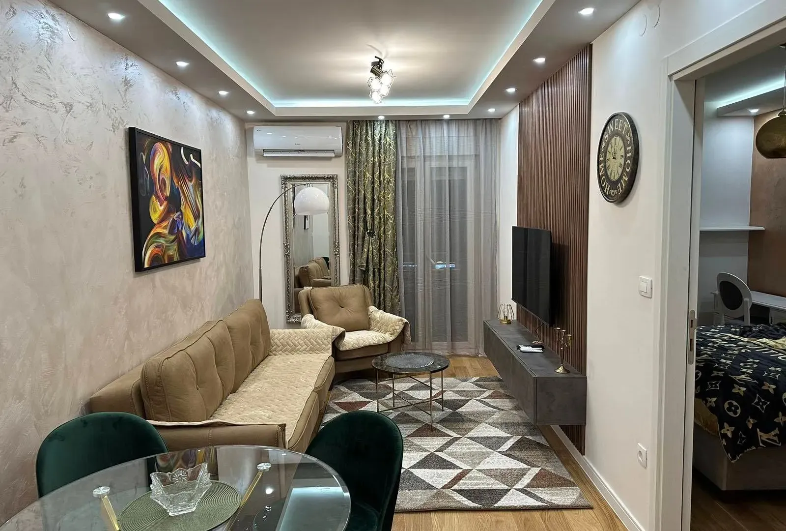 Izdavanje, stan, 42m², Central Point, Podgorica