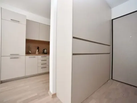 Izdavanje, dvosoban stan, 74m², Centar, Budva - image 3