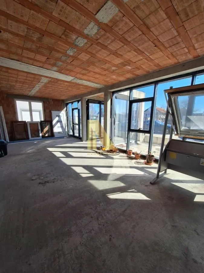 Sale, office space, 1252m², Stara Pazova, Srbija