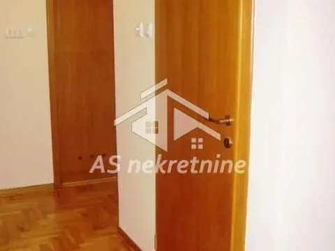 Izdavanje, trosoban stan, 78m², Lipov Lad, Zvezdara Sve Podlokacije - image 12