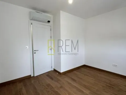 Izdavanje, dvosoban stan, 64m², Tološka šuma, Podgorica - image 8