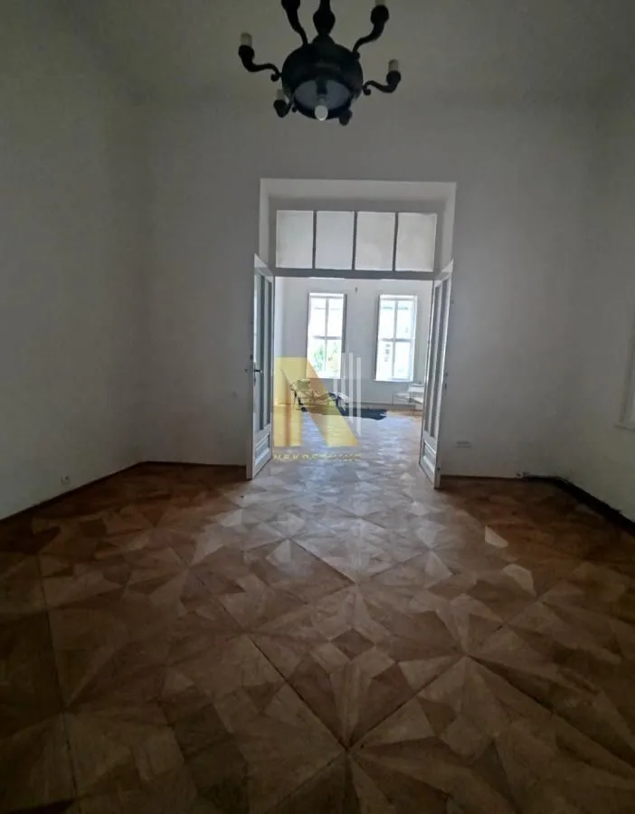 Rent, office space, 200m², Centar, Novi Sad