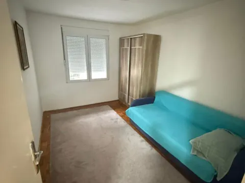 Izdavanje, trosoban stan, 70m², Centar, Bar - image 6