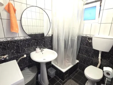 Izdavanje, dvosoban stan, 75m², Zagorič, Podgorica - image 6