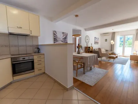 Prodaja, dvosoban stan, 68m², Pržno, Budva - image 1