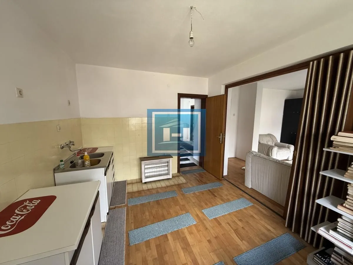 Sale, house, 257m², Strelište, Jagodina