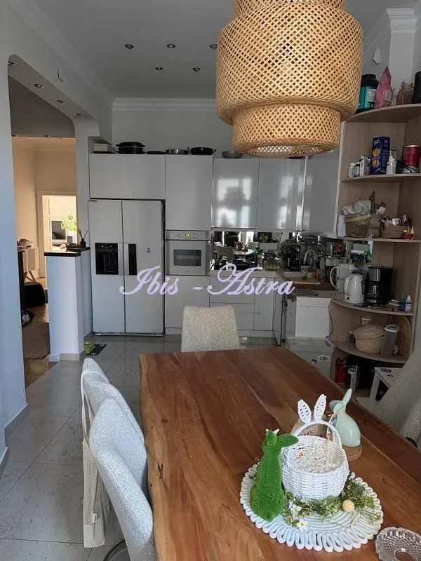 Sale, three bedroom apartment, 108m², Skadarlija, Beograd