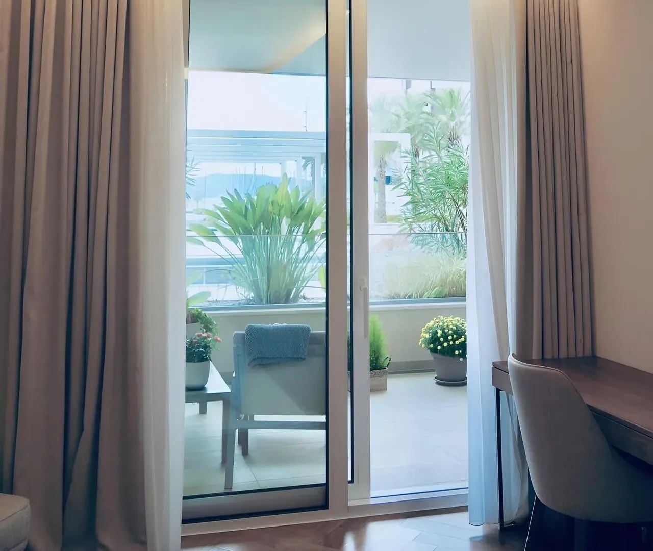 Prodaja, dvosoban stan, 185m², Tivat, Crna Gora