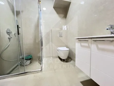 Izdavanje, poslovni prostor, 66m², Preko Morače, Podgorica - image 9